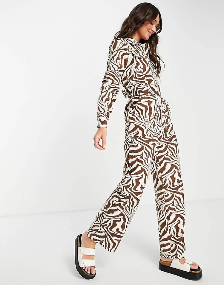 Y.A.S Animal Printed Zip Through Jumpsuit In Brown For Women Zebra Print 7 Y.A.S Animal Printed Zip Through Jumpsuit In Brown For Women Zebra Print - Image 5