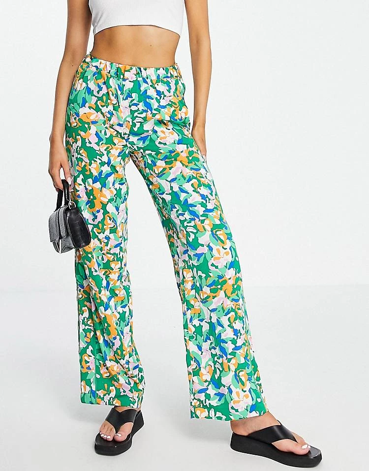 Y.A.S Kimmie Co-ord Printed Wide Leg Trousers In Green For Women Jelly Bean 3 Y.A.S Kimmie Co-ord Printed Wide Leg Trousers In Green For Women Jelly Bean