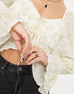 Y.A.S Exclusive Plisse Top With Volume Sleeves And Tie Front In Neutral Animal For Women Multi -Women's Y.A.S Sales Shop unnamed file 2307