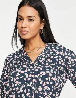 Y.A.S Collar Detail Blouse In Dobby In Pink For Women 9 Y.A.S Collar Detail Blouse In Dobby In Pink For Women -Women's Y.A.S Sales Shop unnamed file 2502