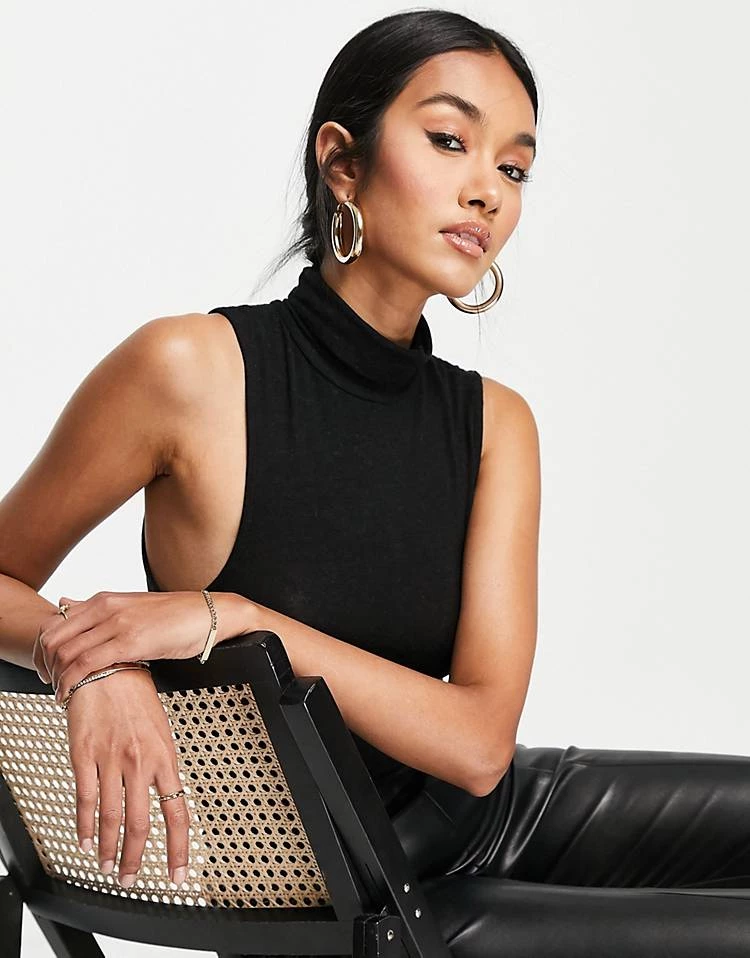 Y.A.S Woola High Neck Sleeveless Top In Black For Women 5 Y.A.S Woola High Neck Sleeveless Top In Black For Women - Image 3