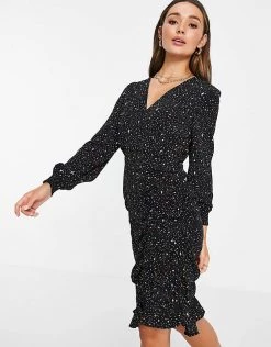 Y.A.S Ruched V Neck Mini Dress In Black Star Print For Women -Women's Y.A.S Sales Shop unnamed file 626