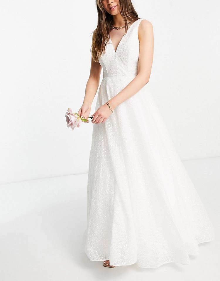 Y.A.S Bridal Maxi Dress With Textured Tulle Skirt And V Back In White For Women Star White 6 Y.A.S Bridal Maxi Dress With Textured Tulle Skirt And V Back In White For Women Star White - Image 4